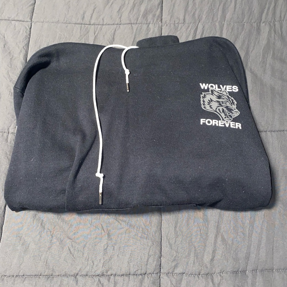 DARC SPORT WOLVES FOREVER HOODIE, SIZE MEDIUM